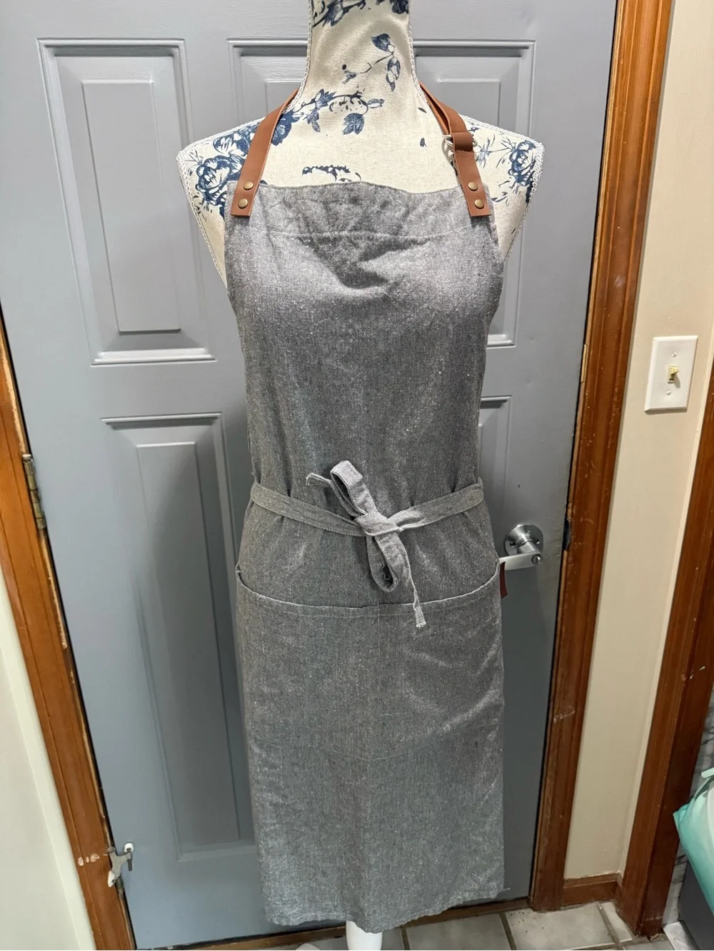 Gray Linen-Blend Apron with faux Leather Neck Straps- Working Kitchen